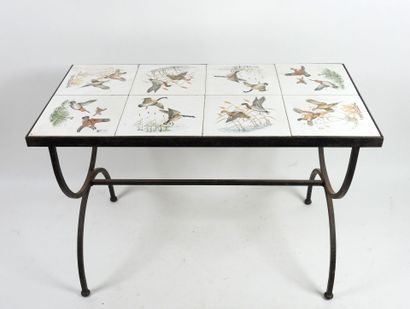 Petite table basse rectangulaire à plateau...