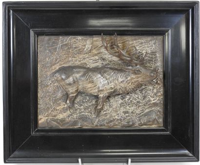 Plaque en bas-relief en métal (fonte de zinc?)...