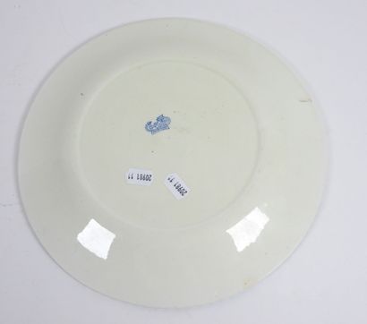 GIEN.
Assiette en faïence marqué société...