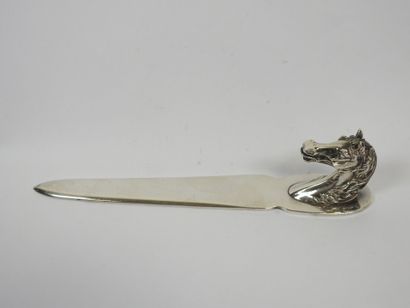 HERMES Paris.
Coupe-papier en métal argenté,...