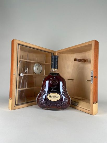 COGNAC. Hennessy. X.O. 1 bt. In its cigar...