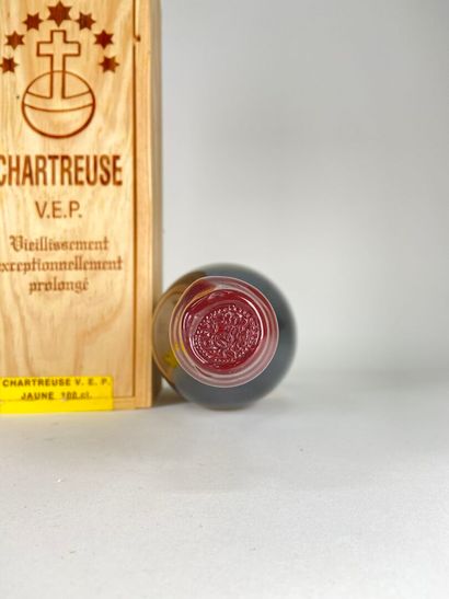 CHARTREUSE. Les Pères Chartreux. Yellow V.E.P....