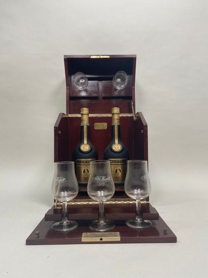 COGNAC. Martell. VSOP Médaillon. 2 bt. Includes...