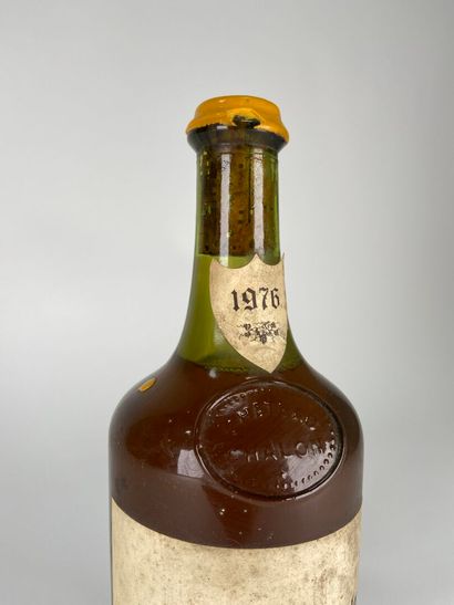CHATEAU CHALON. Domaine Jean Macle. 1976....