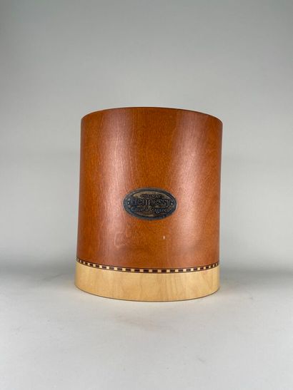 COGNAC. Hennessy. X.O. 1 bt. In its cigar...