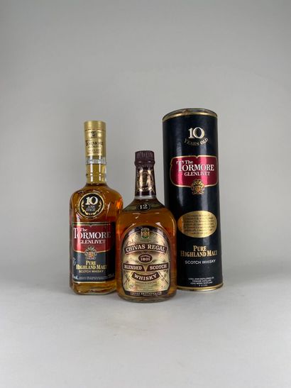 WHISKY. Lot :
- Chivas Régal. 12 years old....