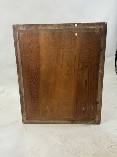 Miroir en bois et stuc doré à décor feuillagé.
94...
