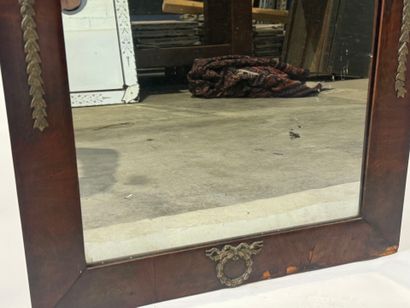 Miroir rectangulaire en placage d'acajou,...