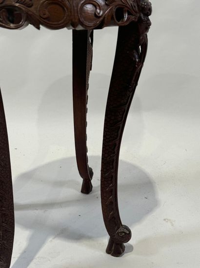 ASIE.
Petite sellette circulaire en bois...