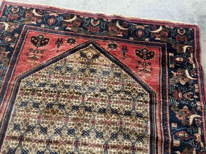 IRAN, XXe.
KOLIAI.
Tapis en laine noué main...
