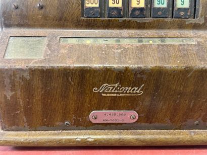 NATIONAL.
Caisse enregistreuse en métal.
33...