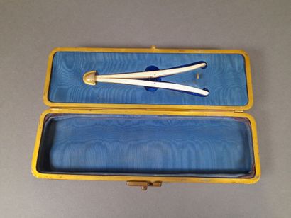 Gusseted glove box in light brown grained...