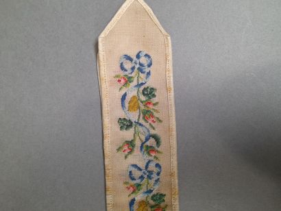 Cotton and silk gauze suspender decorated...