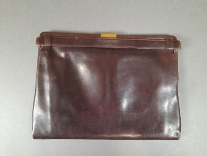 KLEIN, WIEN GRABEN.
Brown leather clutch...