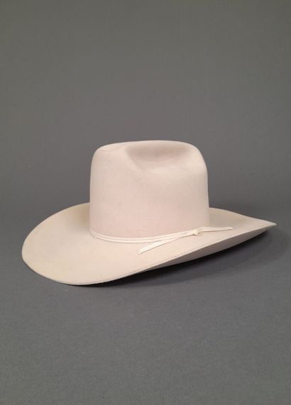 AMERICAN HAT CO, HOUSTON TEXAS USA.
White...