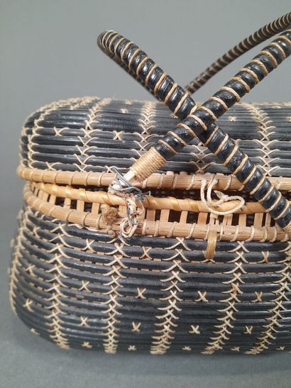 Lot including: 
- One-handle handbag in light...