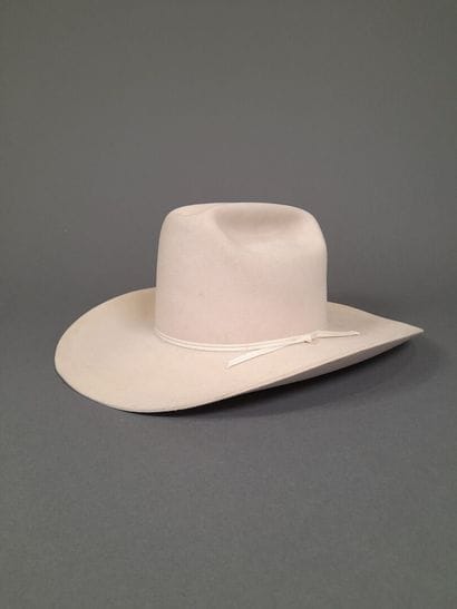 AMERICAN HAT CO, HOUSTON TEXAS USA.
White...