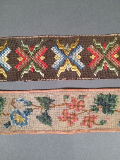 Lot including : 
- Fluted and moiré cream...