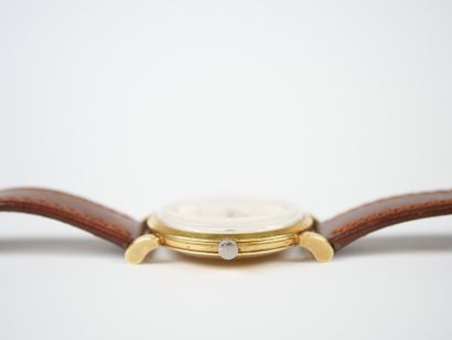 OMEGA.
Men's wristwatch, circular case in...