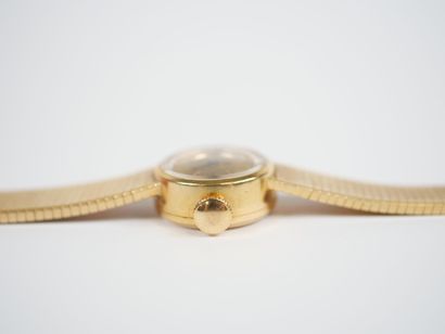 LIP.
Ladies' watch, circular case and bracelet...