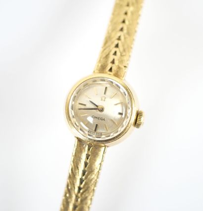 OMEGA.
Ladies' watch, circular case and stylized...