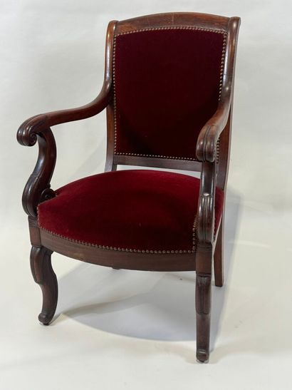 Moulded mahogany armchair with red velvet...