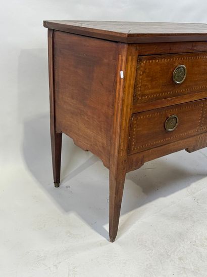 Wood and veneer chest of drawers opening...