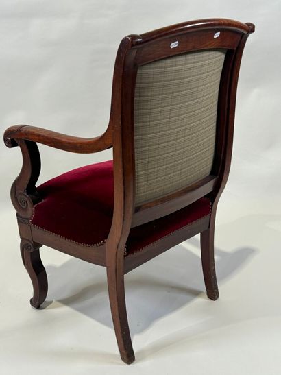 Moulded mahogany armchair with red velvet...