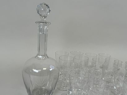 Partie de service de verres en cristal à...