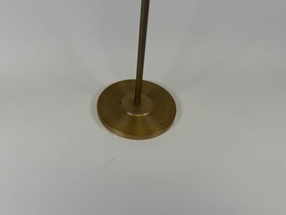Salon ashtray in gilt metal, circular base.
H....