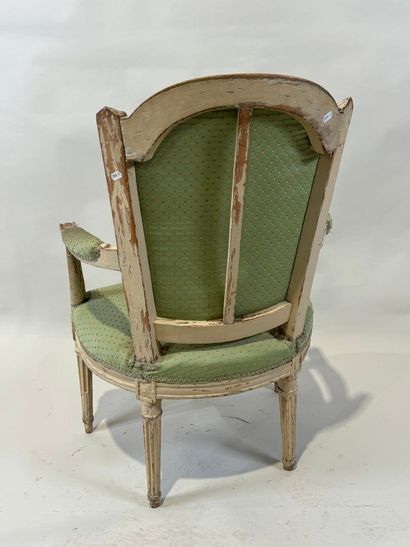 Cabriolet armchair in molded and lacquered...