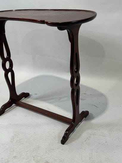 Openwork mahogany pocket table.
19th century.
71...