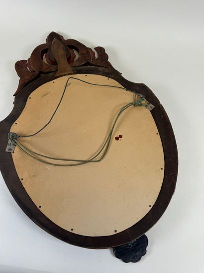 Miroir dit de Venise en verre coloré et gravé...