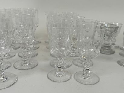 Partie de service de verres en cristal à...