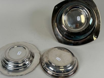 Lot en métal argenté comprenant une assiette...