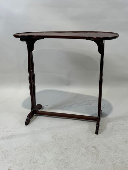 Openwork mahogany pocket table.
19th century.
71...