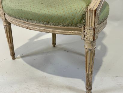 Cabriolet armchair in molded and lacquered...