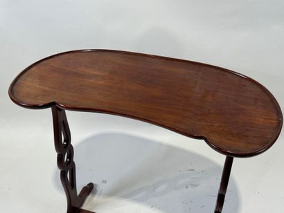 Openwork mahogany pocket table.
19th century.
71...