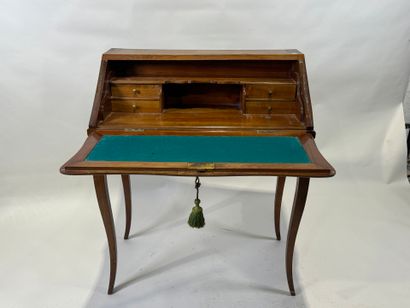 Sloping desk in cherrywood, the upper part...