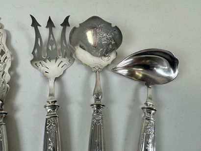 Quatre couverts en argent fourré et métal...