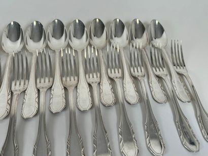 Partie de ménagère en métal argenté modèle...