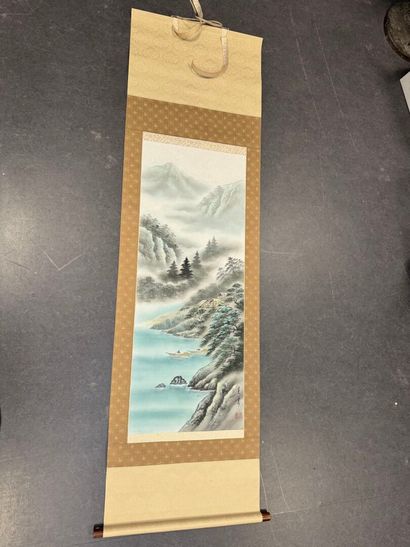 JAPON, XXe. 
Kakémono à décor d'un paysage...