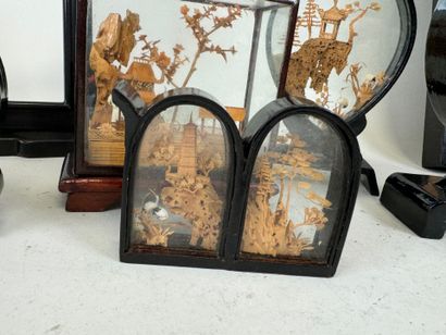 CHINA, 20th century.
Collection of 7 glass...