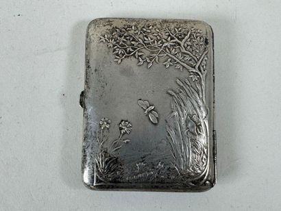 Cigarette box in repoussé silver-plated metal,...
