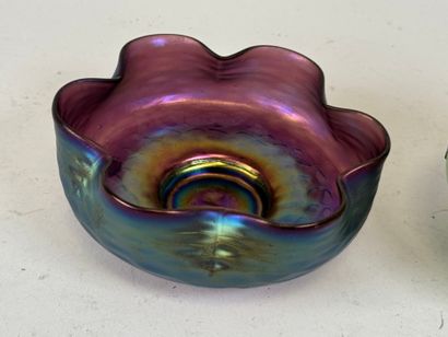 In the LOETZ taste.
Polylobed iridescent...