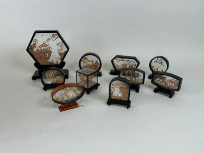 CHINA, 20th century.
Collection of 10 glass...