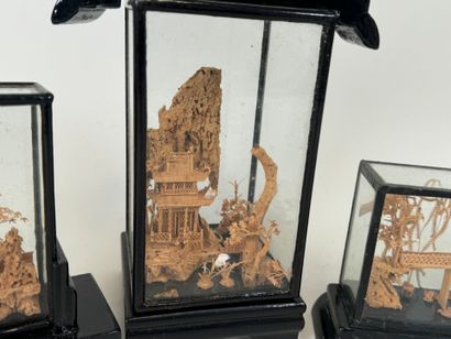 CHINA, 20th century.
Collection of 6 glass...