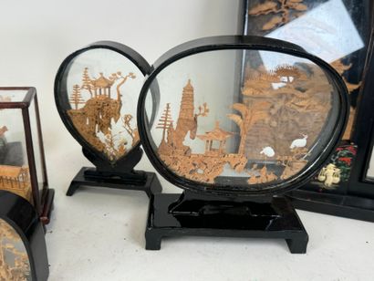 CHINA, 20th century.
Collection of 7 glass...