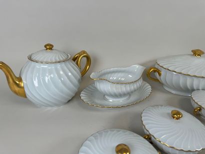 HAVILAND in LIMOGES.
White and gold porcelain...