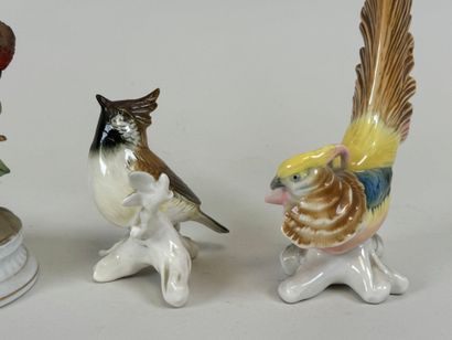 Manufacture Karl ENS (XXe).
Lot de deux oiseaux...